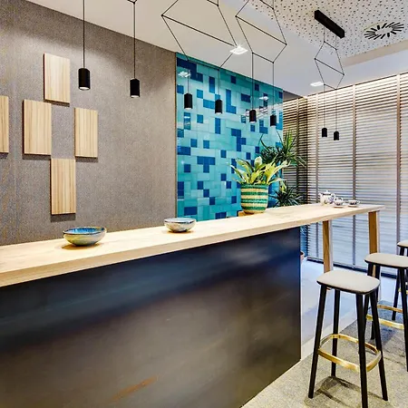 호텔 Sercotel Ayala 4*